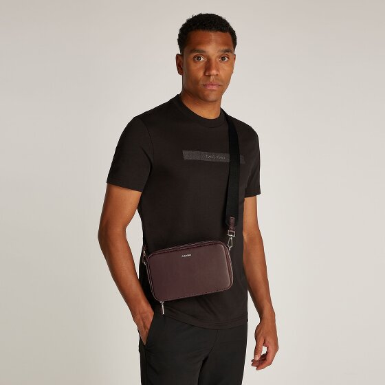 Calvin Klein CK Sleek Umhängetasche 23 cm