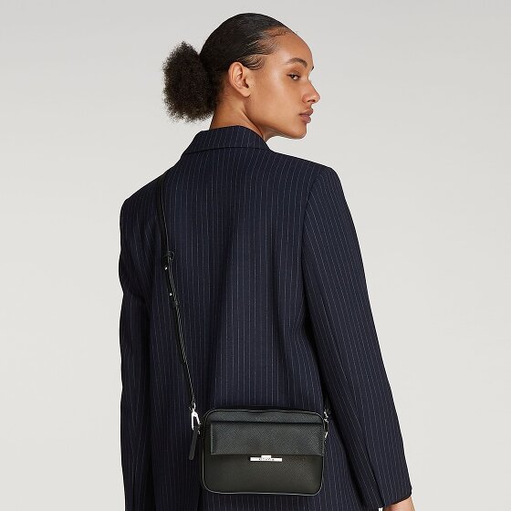 Calvin Klein CK Linear Umhängetasche 20.5 cm Calvin Klein CK Linear Umhängetasche 20.5 cm