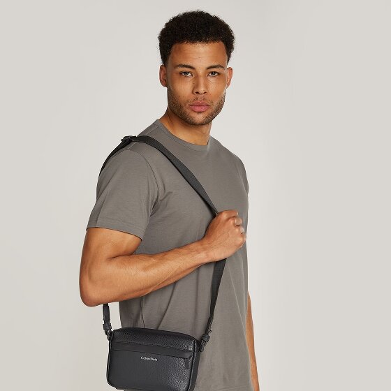 Calvin Klein Ck Must Umhängetasche 22 cm
