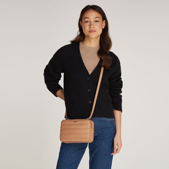 Calvin Klein Line Quilt Umhängetasche 22 cm Calvin Klein Line Quilt Umhängetasche 22 cm