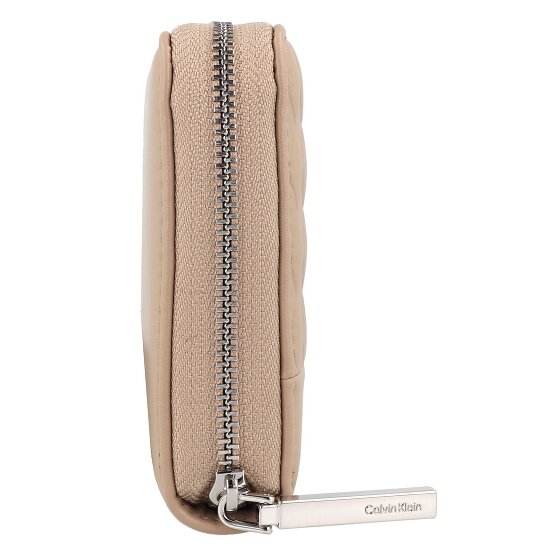 Calvin Klein Mini Quilt Geldbörse 19 cm Calvin Klein Mini Quilt Geldbörse 19 cm