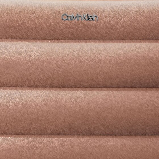 Calvin Klein Line Quilt Umhängetasche 22 cm Calvin Klein Line Quilt Umhängetasche 22 cm