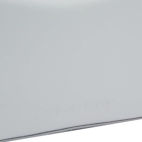 Calvin Klein Embossed Umhängetasche 22.5 cm