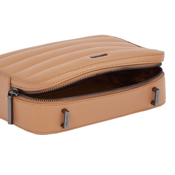 Calvin Klein Line Quilt Umhängetasche 22 cm Calvin Klein Line Quilt Umhängetasche 22 cm